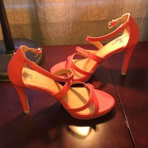 Hnm Coral fancy heels 39